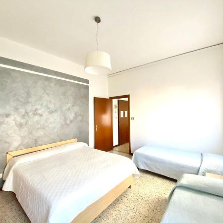 Euroresidence - Piazza Mazzini- 30 Mt Dal Mare - Immobil Relax ลิโดดิเยโซโล ภายนอก รูปภาพ