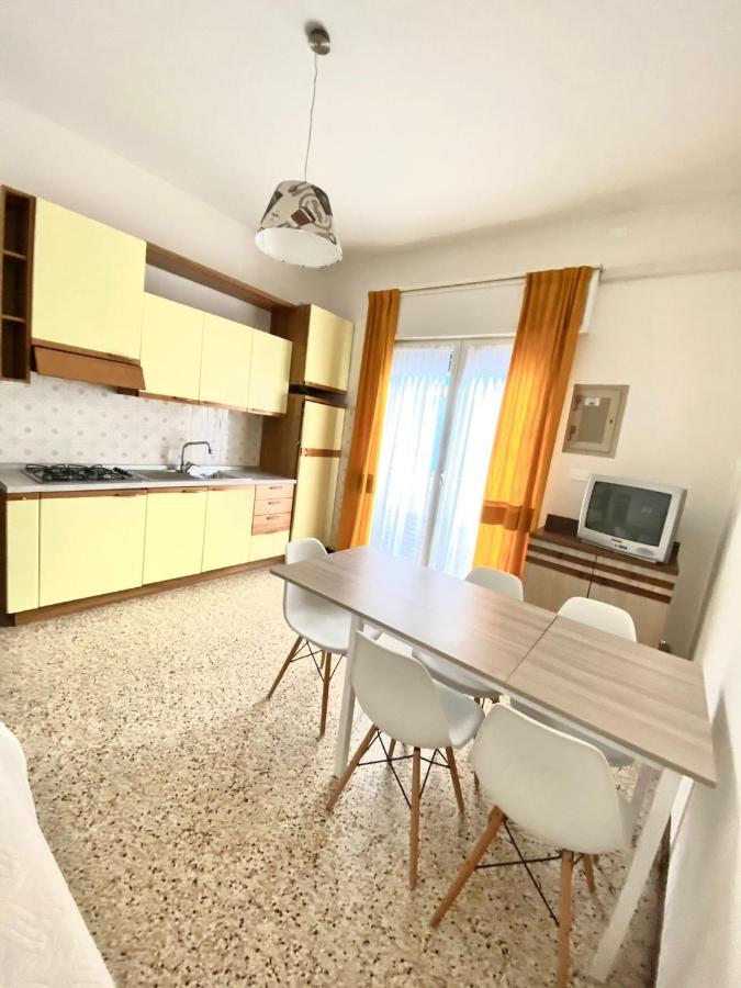 Euroresidence - Piazza Mazzini- 30 Mt Dal Mare - Immobil Relax ลิโดดิเยโซโล ภายนอก รูปภาพ