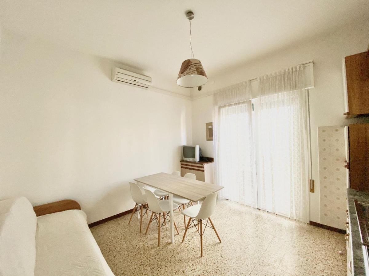 Euroresidence - Piazza Mazzini- 30 Mt Dal Mare - Immobil Relax ลิโดดิเยโซโล ภายนอก รูปภาพ