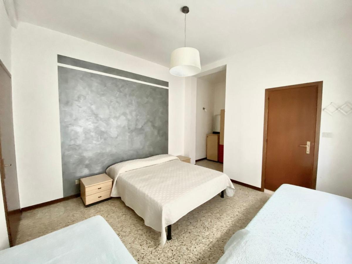 Euroresidence - Piazza Mazzini- 30 Mt Dal Mare - Immobil Relax ลิโดดิเยโซโล ภายนอก รูปภาพ