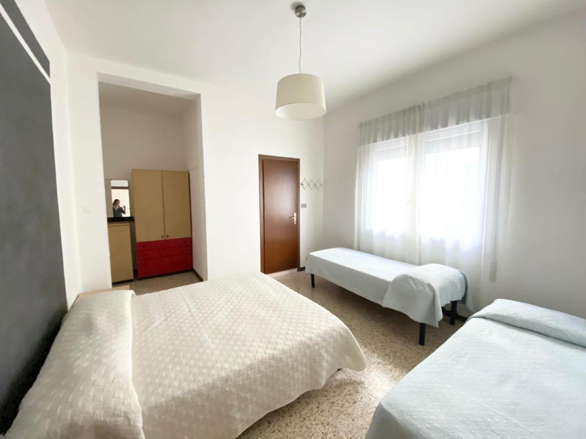 Euroresidence - Piazza Mazzini- 30 Mt Dal Mare ลิโดดิเยโซโล ภายนอก รูปภาพ